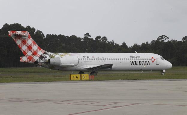 Volotea y Vueling recortan su oferta desde Asturias pese a las subvenciones regionales