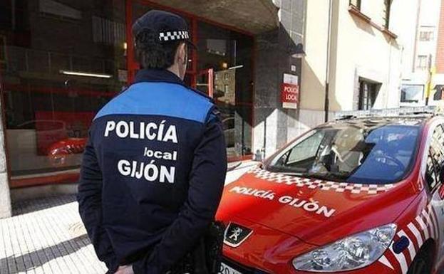 Detenidos tres jóvenes por robar una bicicleta en un garaje en Gijón