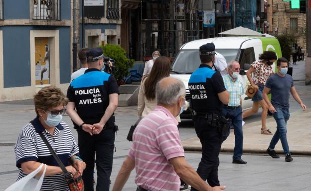 Dos agentes de la Policía Local de Avilés, positivo en coronavirus