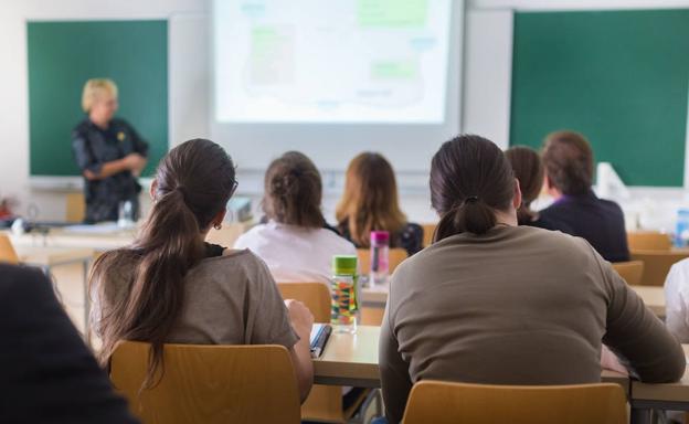 Educación permite a las comunidades que un alumno pueda pasar de curso sin límite de suspensos