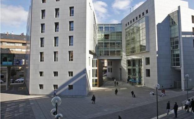 Petición de orden de busca y captura del primo del 'preso resucitado' que se fugó con una menor