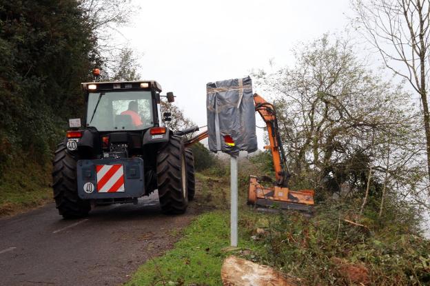 Riosa se prepara para el final de etapa de la Vuelta en L'Angliru