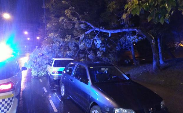 El temporal inunda Llano Ponte y El Reblinco