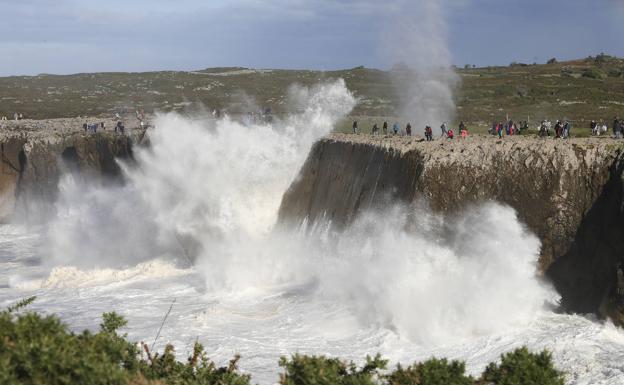 Tiempo en Asturias | 'Álex' da sus últimos coletazos, pero la lluvia se queda en Asturias