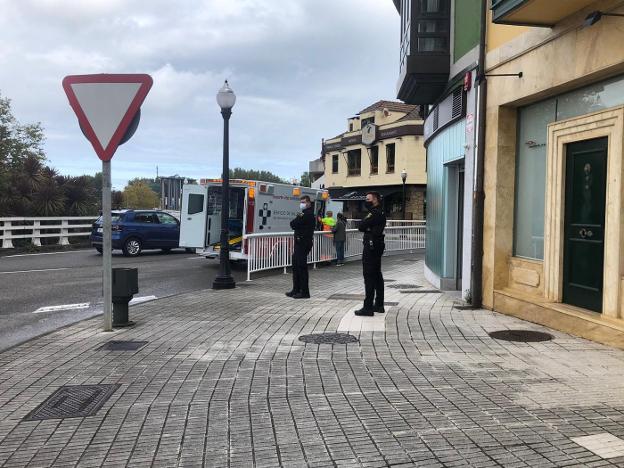 Caída de un motorista en la glorieta de La Guía