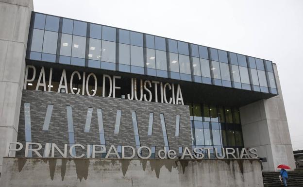 Suspenden un juicio en Gijón por la incomparecencia de un acusado para el que piden busca y captura