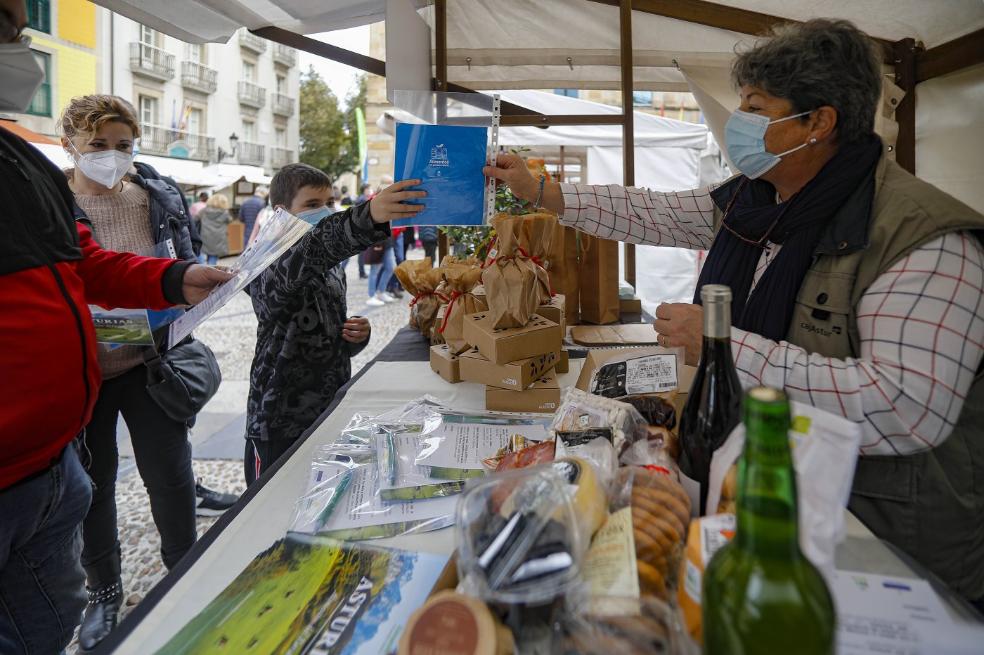 El mercado y el Rastro, reclamo en el puente para el turismo