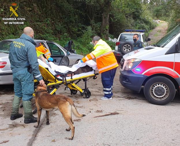'Thor' encuentra al desaparecido en el pantano de Trasona en una zona boscosa