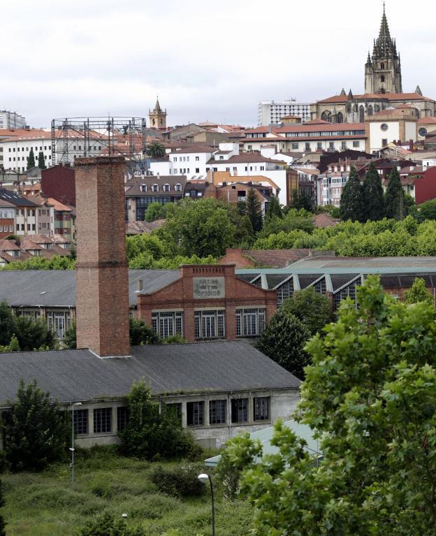 Los autores del Bulevar estudian alternativas para La Vega antes de la negociación con Defensa