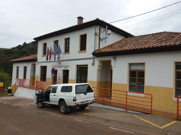 «Separar los colegios de Santolaya y Torazo de Ceceda es una decisión política, no educativa»