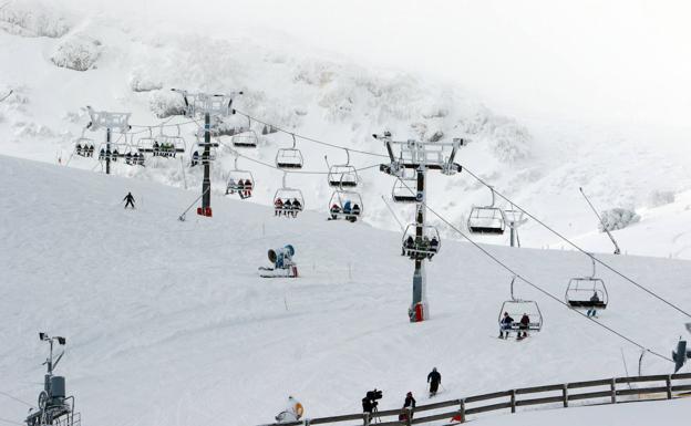 El protocolo para la temporada de esquí no aplica restricciones de aforo en los remontes