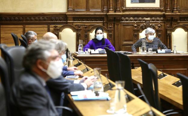 El Ayuntamiento hará un censo de viviendas vacías y estudiará vías para regular los precios máximos de alquiler