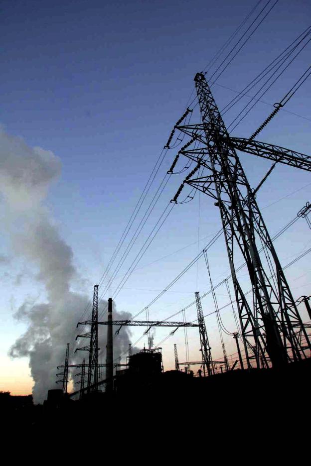 Barbón estalla contra el nuevo retraso en el estatuto eléctrico: «Exijo su aprobación ya»