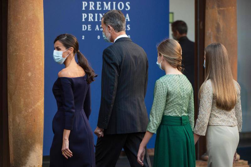 Premios Princesa de Asturias 2020 | Los looks de la Reina y sus hijas, detalles que marcan la diferencia