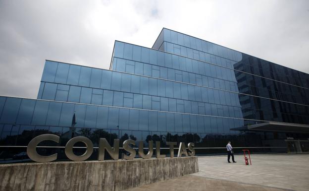 24 pacientes de cáncer de mama han recibido ya la nueva radioterapia intraoperataria en el HUCA