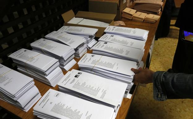 Se enfrentan a un año de cárcel por falsificar firmas para incluirlas en la lista electoral de Ganemos Oviedo