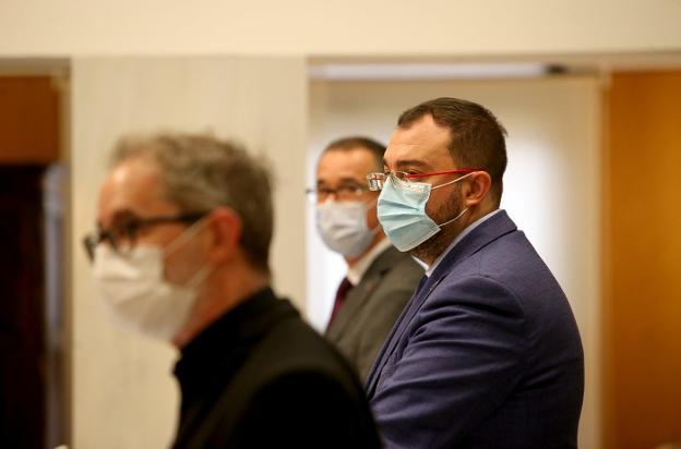 Coronavirus en Asturias | El colapso de Cabueñes obliga a derivar al HUCA los casos coronarios urgentes