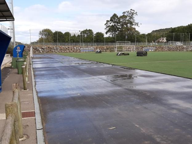 El cambio de césped del Balbín obliga a los equipos a entrenar en campos de Avilés y Corvera