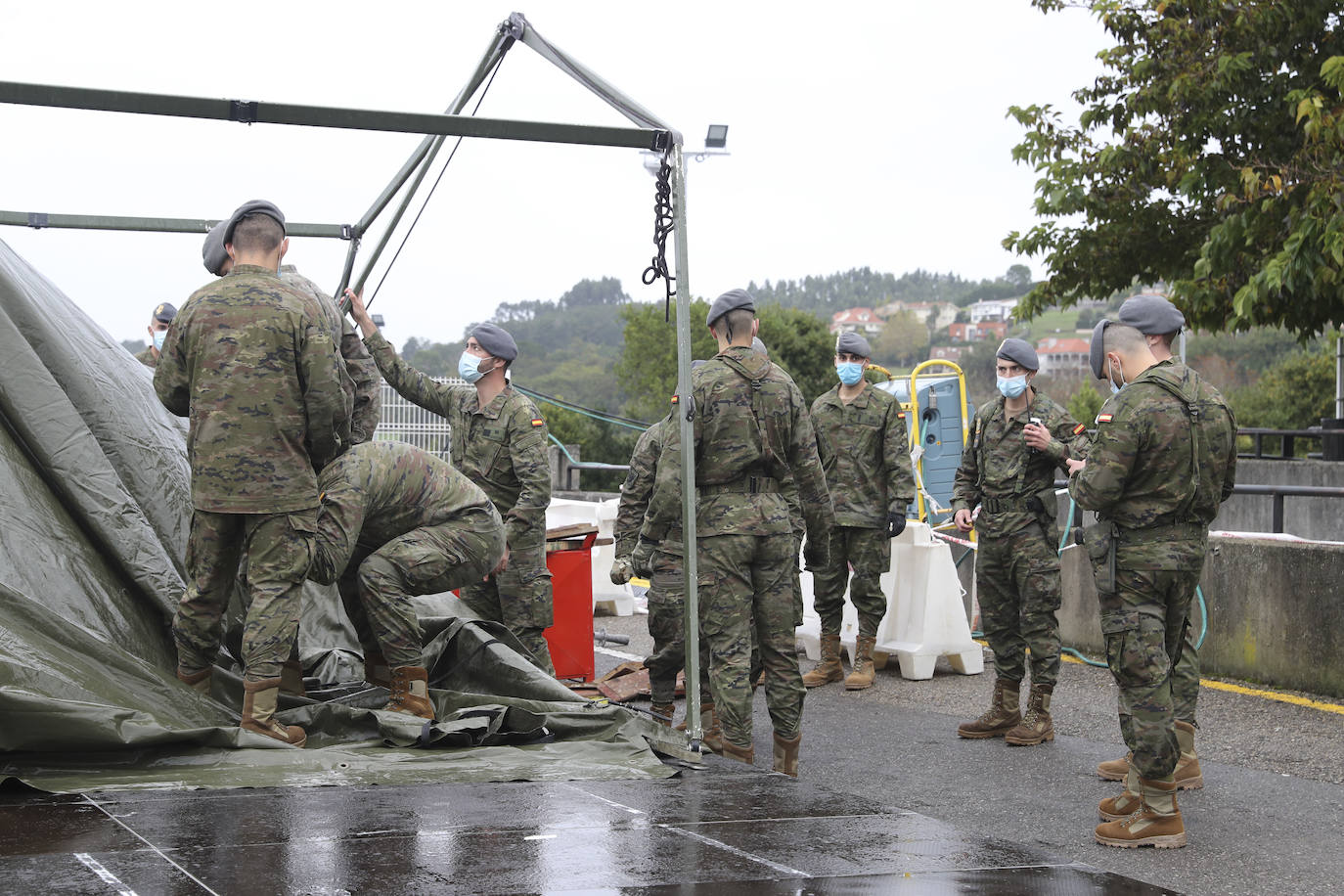 El Ejército instala un hospital de campaña en los exteriores de Cabueñes
