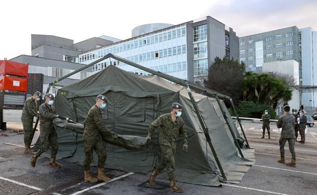Coronavirus en Asturias | El Ejército monta seis puestos en Cabueñes para cribar casos de covid