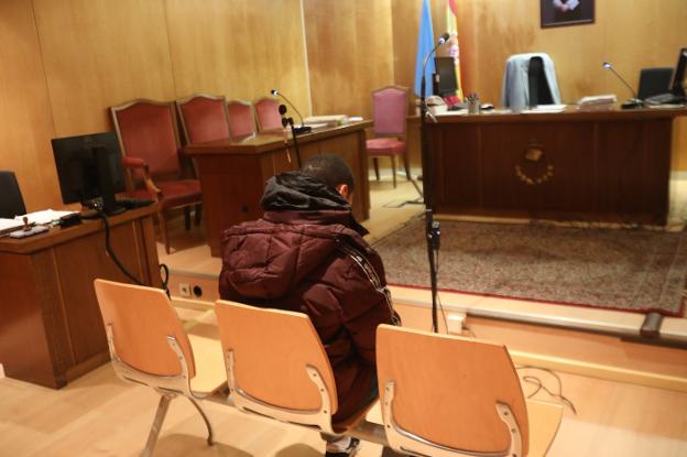 El agresor sexual de Bustiello evita entrar en prisión por estar desintoxicándose