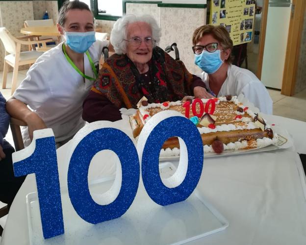 Cumpleaños centenario en Luarca