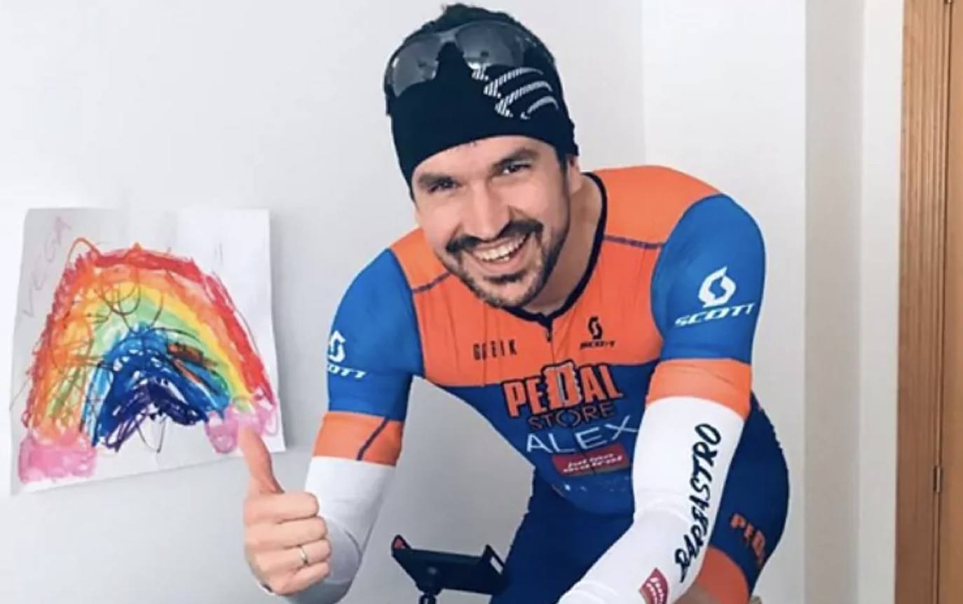 Fallece el triatleta aragonés Álex Sierra atropellado por un conductor que dio positivo por drogas