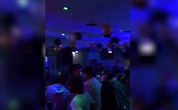 Denuncian a un local de ocio nocturno de Llanes por celebrar una fiesta de Halloween ilegal