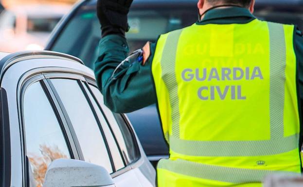 Piden hasta cuatro años y medio de cárcel a los dos acusados que viajaban con cinco kilos de hachís