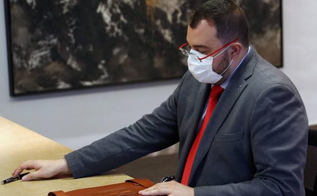 El presidente del Principado confirma el negativo en la segunda PCR