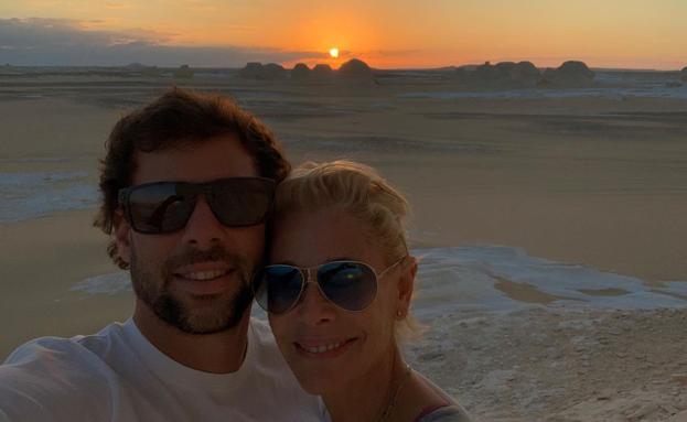 Belén Rueda posa con su novio, Javier Artime, tras un año juntos