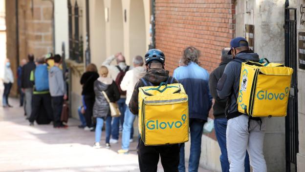 La pandemia dispara la cantidad de ayudas sociales para frenar la pobreza extrema