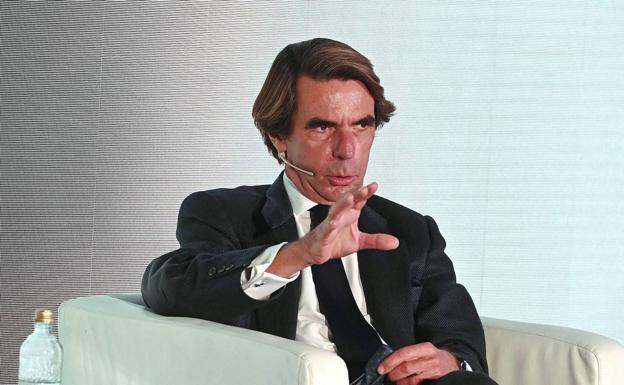 Aznar: «Sánchez pasará a los manuales de historia por su profunda inutilidad»