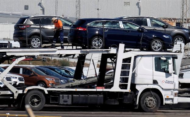 España se juega el tercer mercado exterior de sus coches con el acelerón verde de Reino Unido