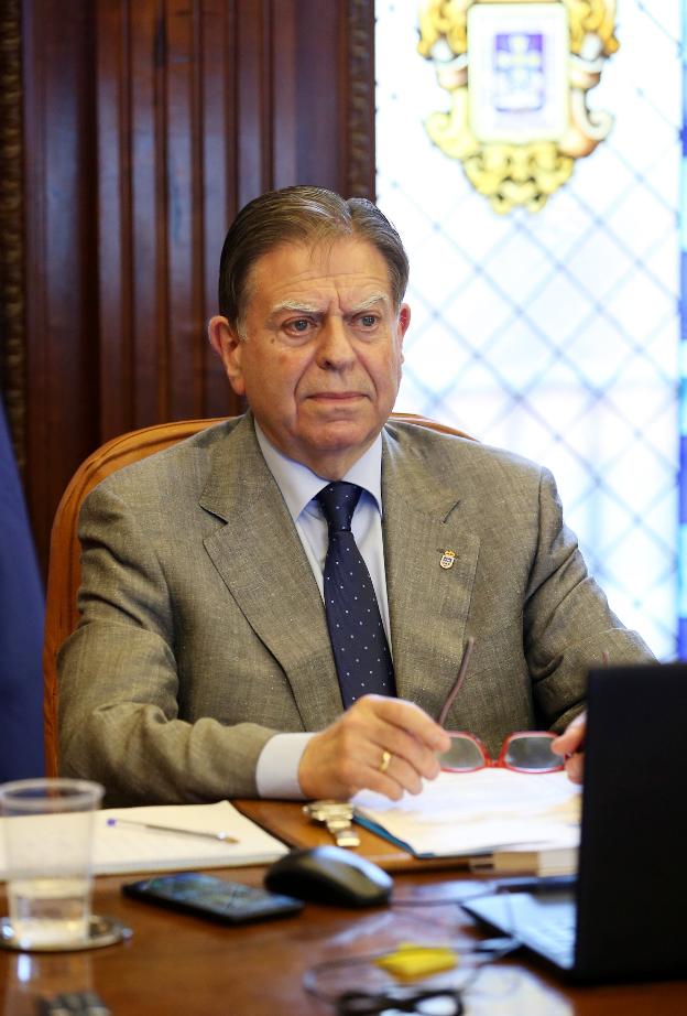 Coronavirus en Asturias | Canteli pide a Barbón la apertura de comercios y bares con límite de horario