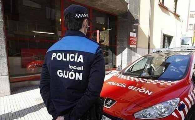 La Policía Local de Gijón denuncia a siete personas por incumplir el toque de queda
