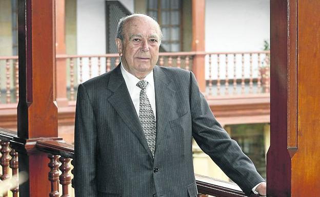 Muere Manuel Lombardero, librero de alma poética