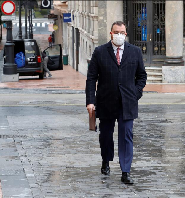 Barbón anuncia acciones judiciales por «amenazas» a su familia