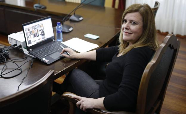 La alcaldesa de Langreo, positivo por covid tras participar en el cribado del Nalón