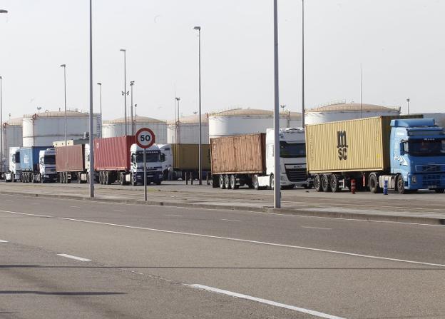 Los exportadores de productos alimentarios acusan a El Musel de «dejarnos tirados»