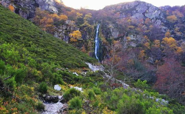 Ruta a la Cascada del Tabayón del Mongallu