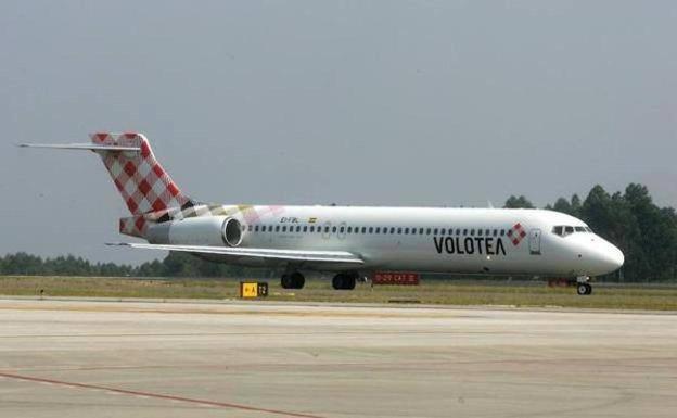 Volotea y Binter no volarán desde Asturias hasta el fin del cierre perimetral