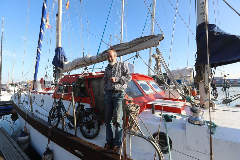 Confinado en el puerto de Avilés