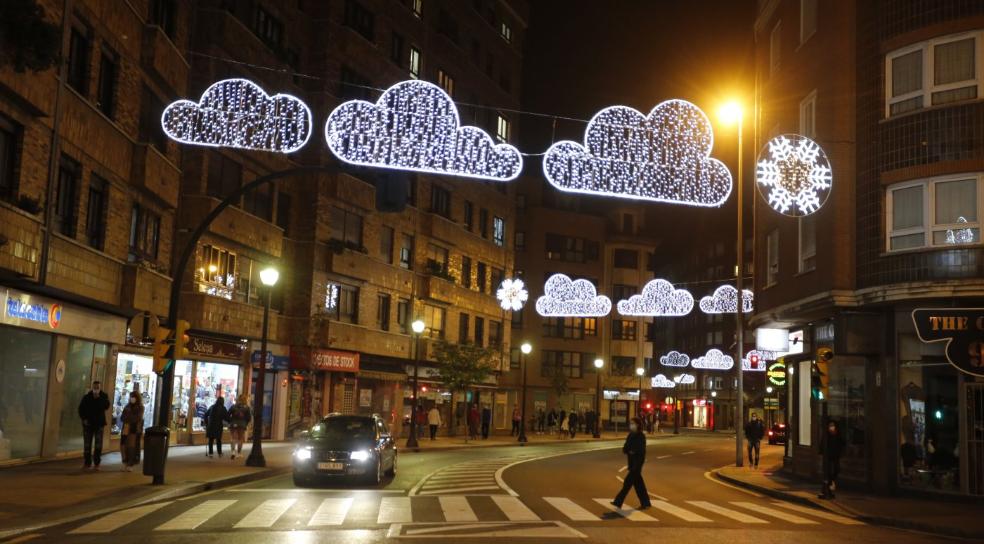 Las luces navideñas también van por barrios