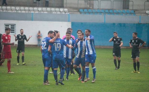 El Avilés gana al Lenense bajo el diluvio (2-0)