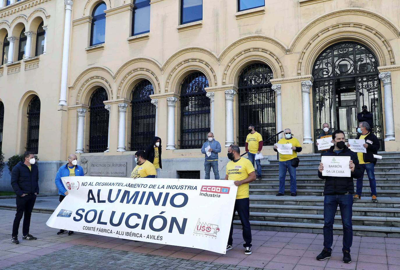 Alu Ibérica acusa a los sindicatos de llevar a la firma al «borde de un abismo»