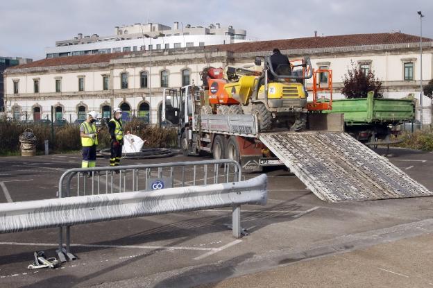 La empresa que vació el metrotrén retira sus máquinas y Adif mantendrá seco el túnel