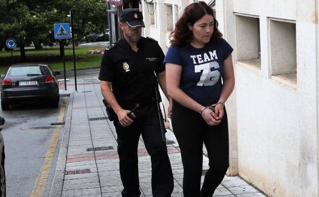 La acusada de matar a su novio de 30 puñaladas en Lugones: «No me acuerdo de nada, pero estoy arrepentida»