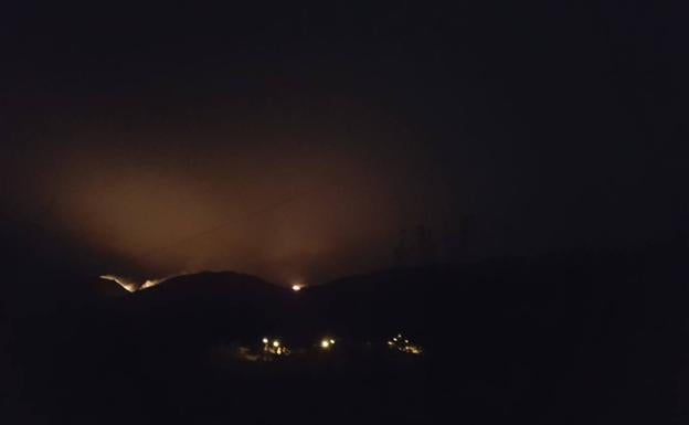 Extinguido un incendio forestal en Somiedo