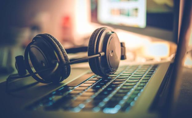 Una segunda vida para 159 equipos informáticos destinados a familias sin recursos de Gijón